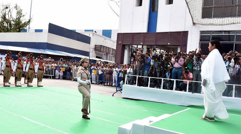 Mamata banerjee declares legar war against Election Commission