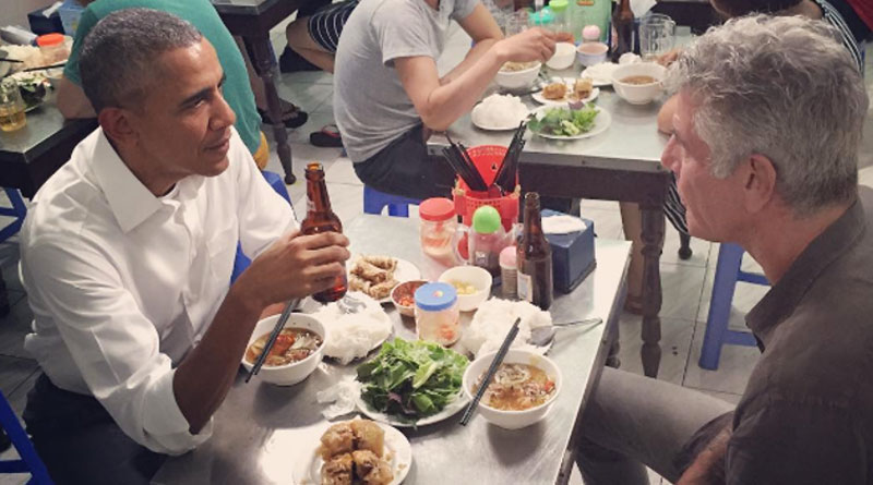 Barack Obama Drop-In For Pork Soup Stuns Vietnam Street Shop Owner