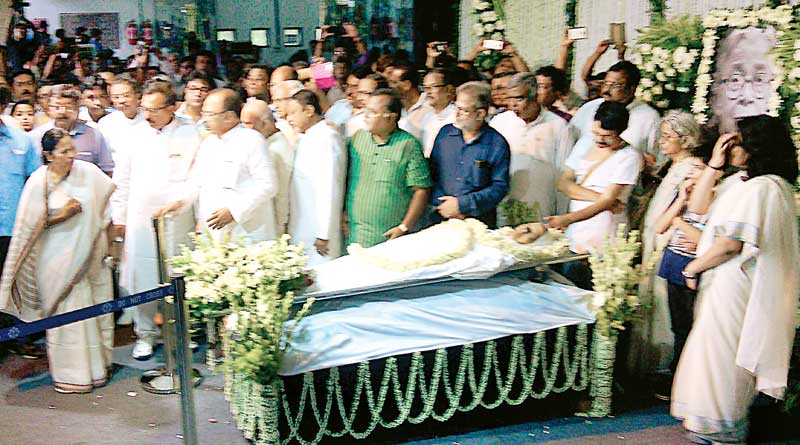 Gun Salute at Last rite og Mahasweta Devi