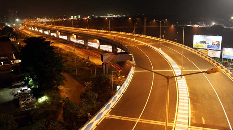 Man jumps from Maa Flyover, Kolkata and braught dead at hospital | SangbadPratidin