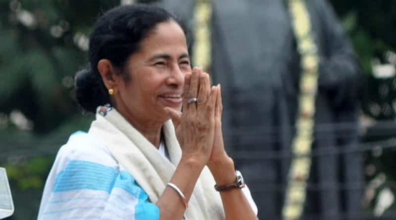 Railway minister Suresh Prabhu praises WestBengal chief minister