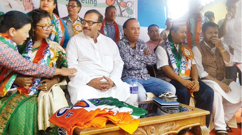 GTA Chairman Pradip Pradhan left Morcha and Joins TMC