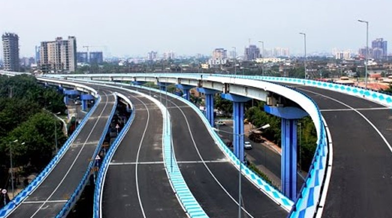 Accident in Maa Flyover, one youth died | Sangbad Pratidin