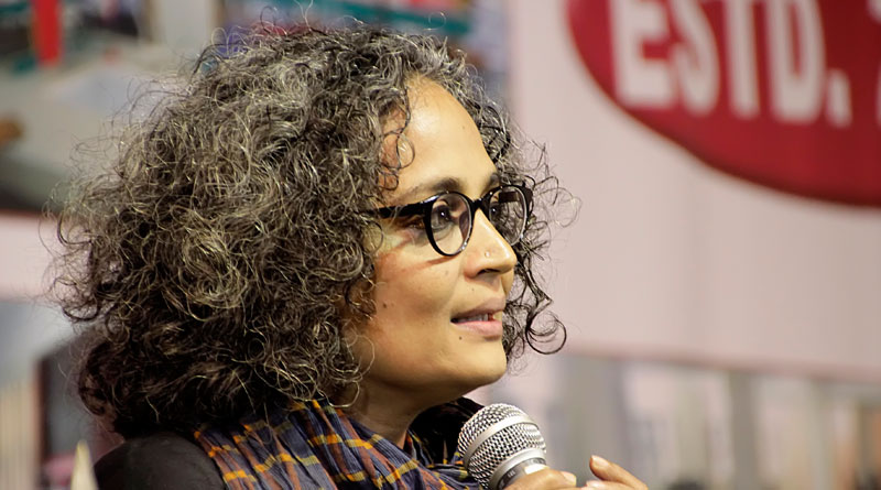 Pakistan assembly to invite Arundhati Roy to talk on Kashmir