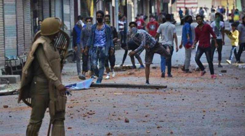 Fresh protests after 15-year-old found dead with pellet gun at Kashmir