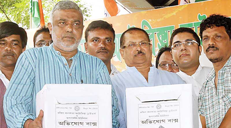 Minister Subrata Mukherjee commands autorickshaw pilots to follow rules 