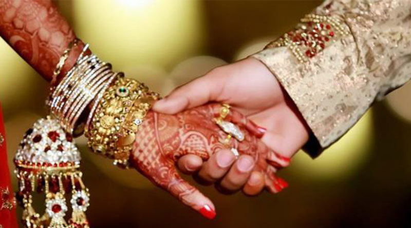 American woman marries lover she met on Facebook by Hindu rituals