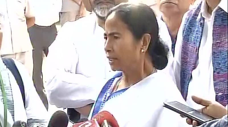 Mamata again slams Modi government on note ban issue