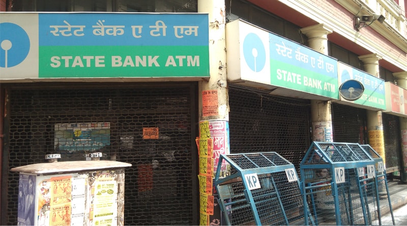 Deposits above Rs 2.5 lakh to face tax, penalty on mismatch