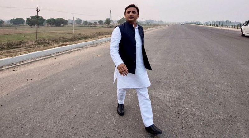 Akhilesh's samajwadi party bowls a googly to congress