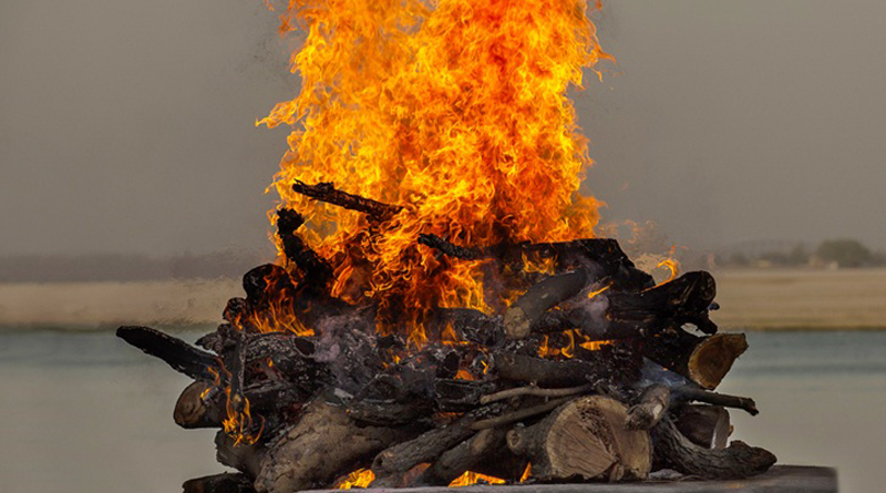 North Bengal Police Stopped Cremation To Conduct Post Mortem