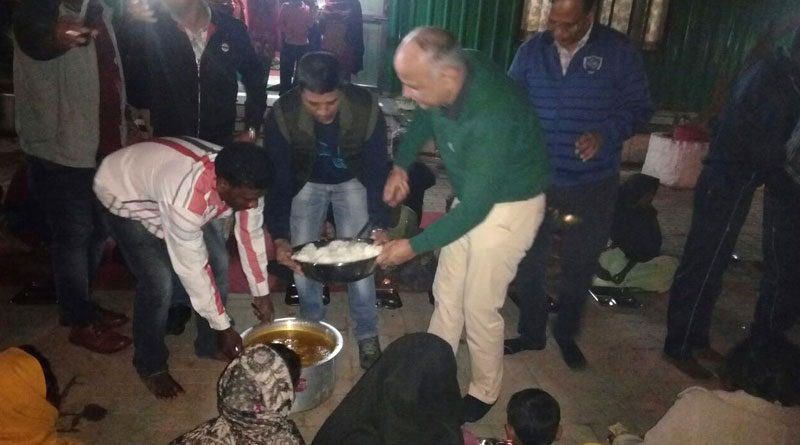 Delhi government starts langar for poor who are affected by demonetisation