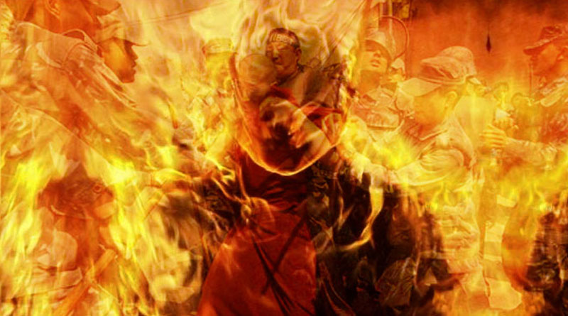 Unable to exchange notes, woman sets herself ablaze, dies