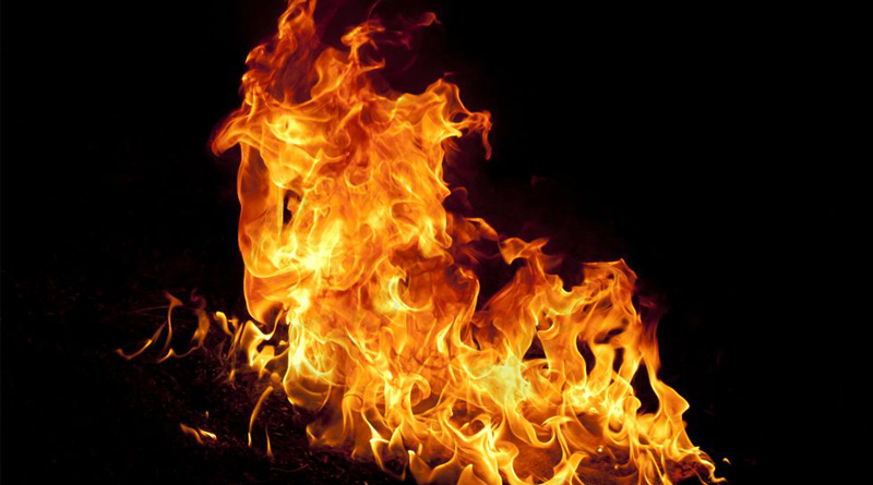 Massive fire rages in Dum Dum slum