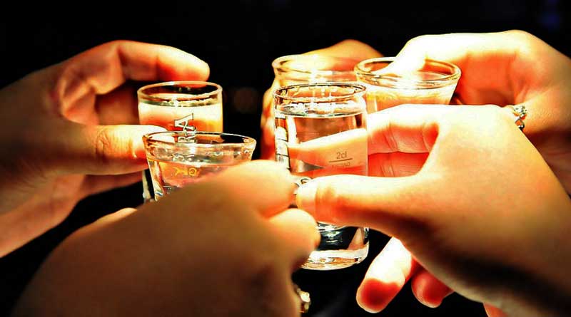 Every time PM Modi says ‘Mitron’, this Pub is offering Beer or Shot for Rs. 31