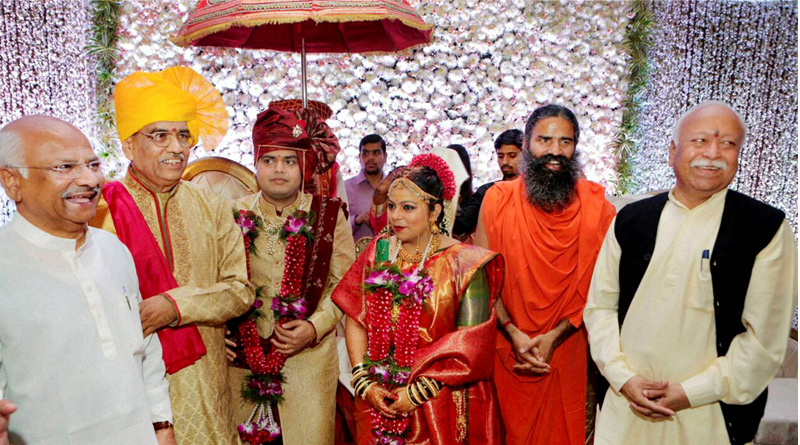 Gadkari’ daughter ties knot at glittering ceremony