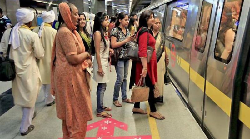 Women can carry knives while travelling in delhi metro