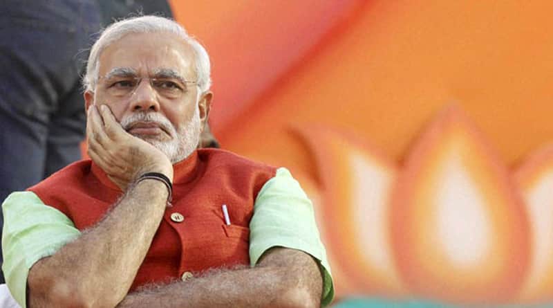 Chetan Bhagat realises the popularity of PM Modi 