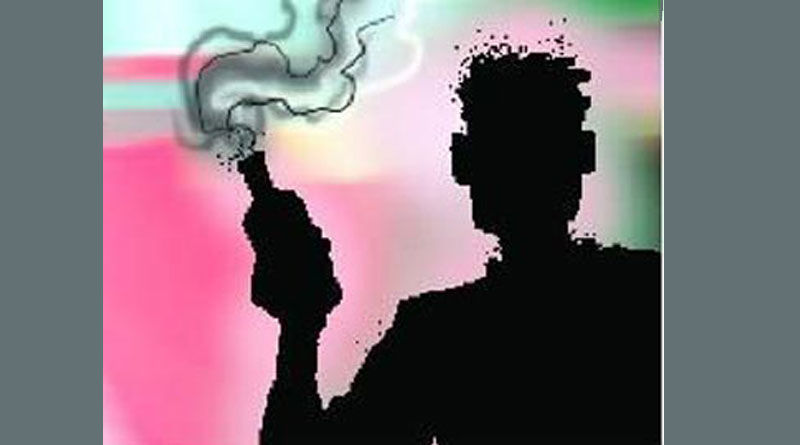 In broad Daylight, a youth allegedly throws acid at a woman in Behala,