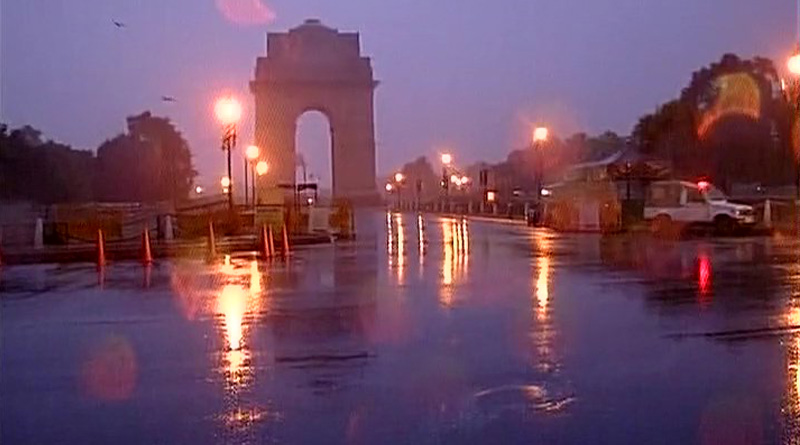 Rain disrupt flight and train in Delhi, tourists stranded in Manali due to heavy snowfall