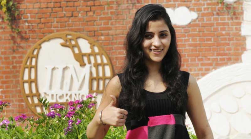 Defeating limitations visually impaired IIM girl bags lucurous job