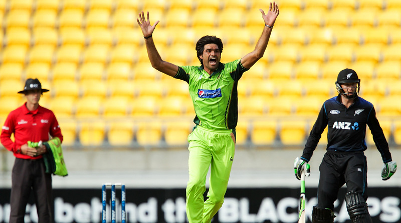 Pakistani bowler Mohammad Irfan suspended on charges of spot fixing