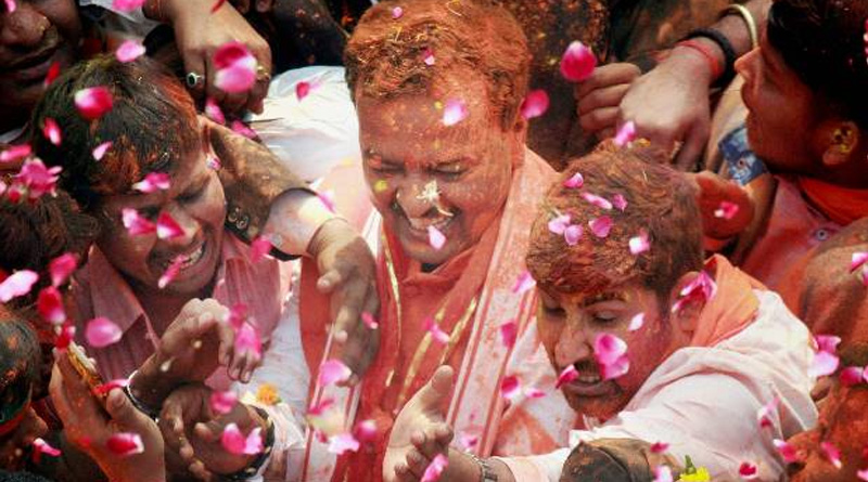 Like Modi, 'tea seller' Maurya likely to be crowned in UP 