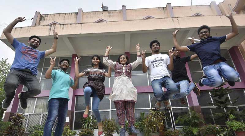 ICSE, ISC results announced, girls outshine boys 
