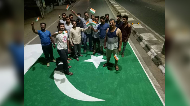 Residents in Gujarat's Anand painted Pak flag on a road to protest mutilation of 2 soldiers