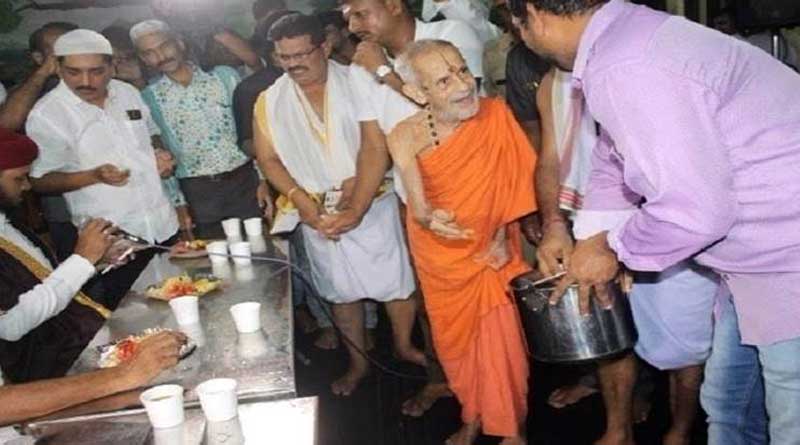 Preaching communal harmony Karnataka temple hosts Iftar party