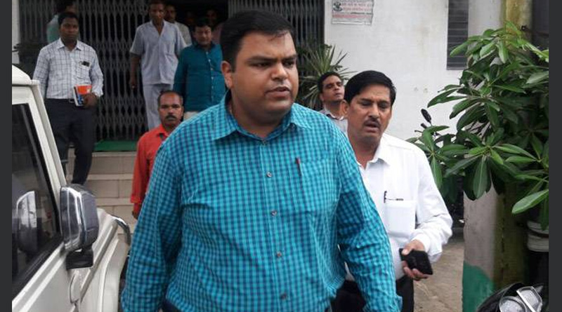 Fed up of my life’, wrote Buxar DM Mukesh Pandey found dead on railway tracks