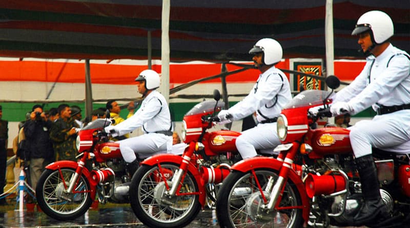 Kolkata police to sweeten Durga Puja tour for elderly people 