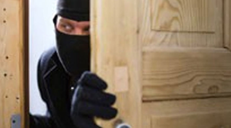 Miscreants looted a businessman's house at howrah | Sangbad Pratidin