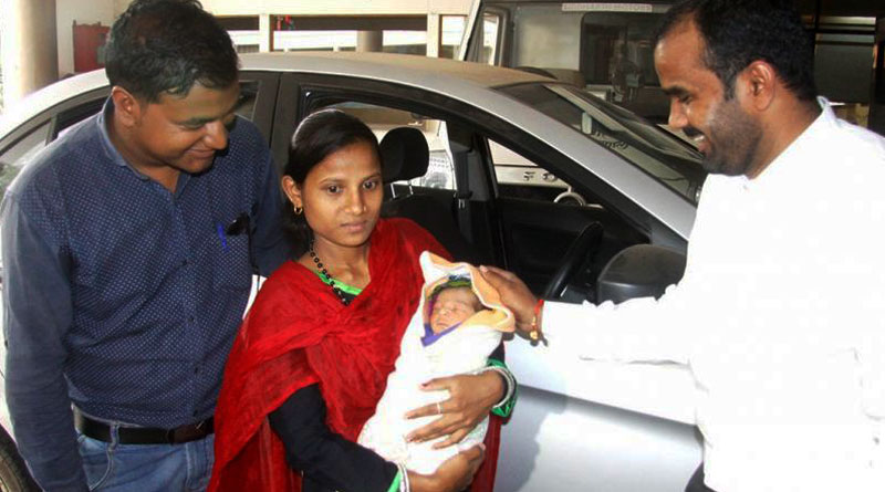 Woman delivers baby in Ola cab, get free rides for 5 years