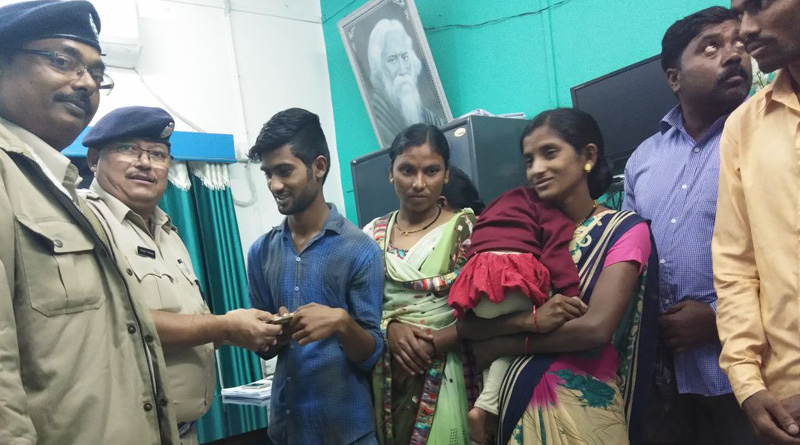police took the initiative to send 8 labours back to their home state Maharastra