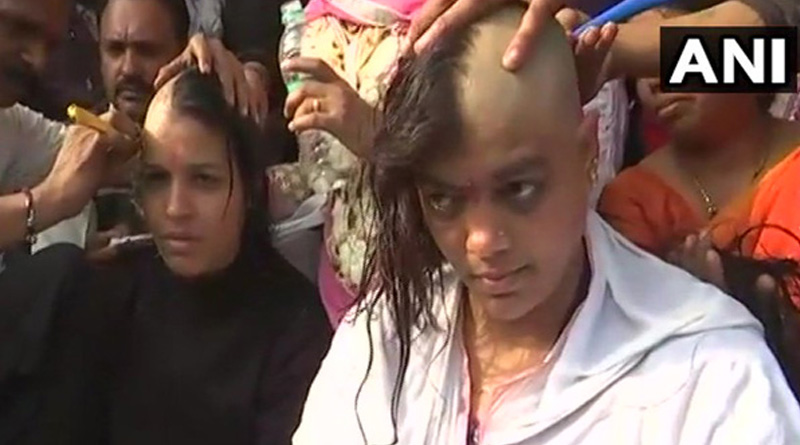 Contractual Teachers in Bhopal go bald in protest