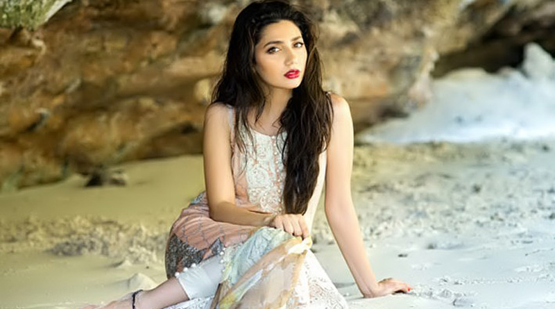 Pakistani actor tries to kiss Mahira Khan forcibly