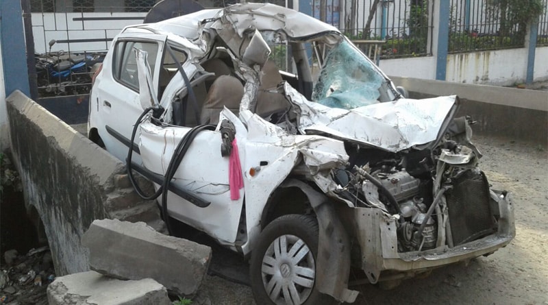Belgharia: Cab rams into truck, 2 killed