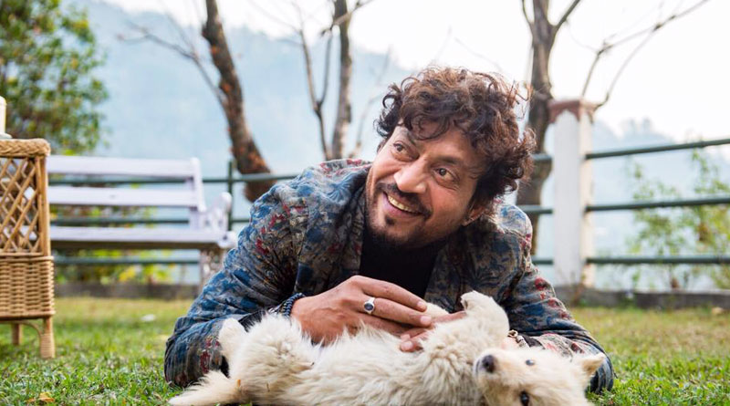 Irrfan Khan fighting illness with smile, pic goes viral