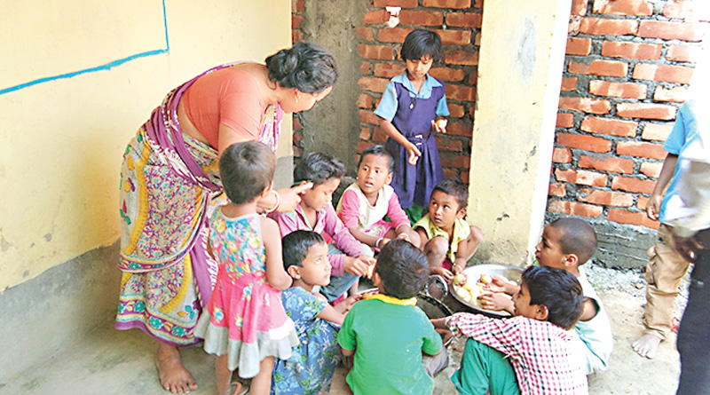 Students cook mid-day meal in N Dinajpur School