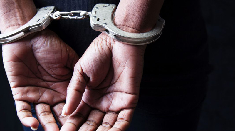 2 women arrested in a robbery case