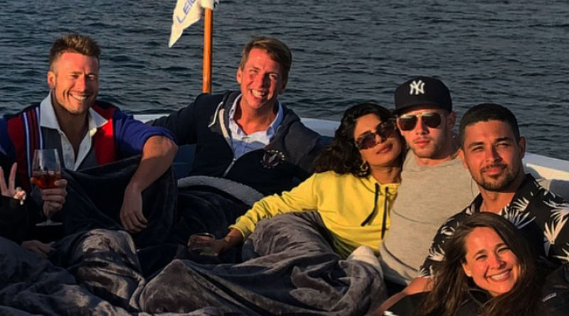 Priyanka Chopra, Nick Jonas pics go viral