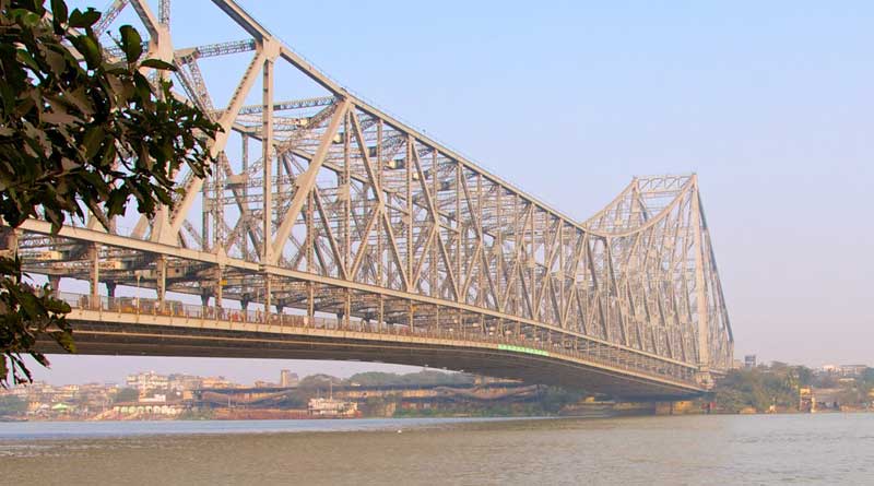 Woman jumps in Ganga with her child, rescued by Navy