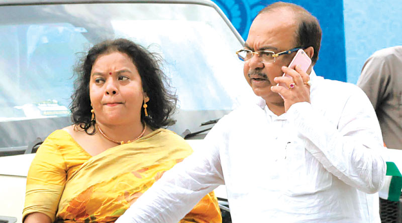 Kolkata Mayor Sovan Chatterjee plays victim against wife in HC