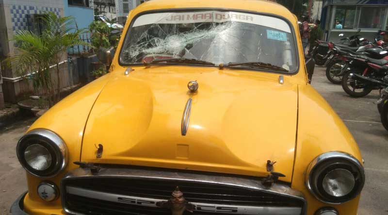 Acid attack by cabbie leaves several injured in Kolkata
