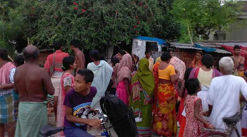 Balutghat: Cars rams into house, driver absconding