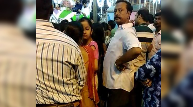 Hooghly: Cam catches pervert pressing against teen