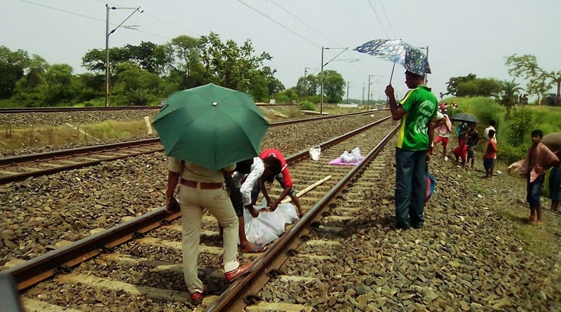Hooghly teenage couple commits suicide due to failed relationship 