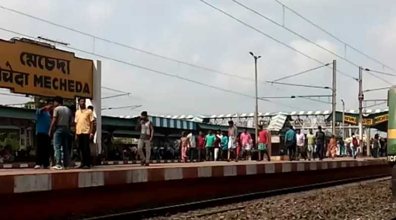 Train mows youth at Mecheda station, locals stage protest