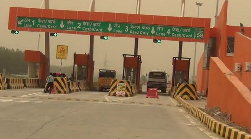 UP toll plaza painted saffron